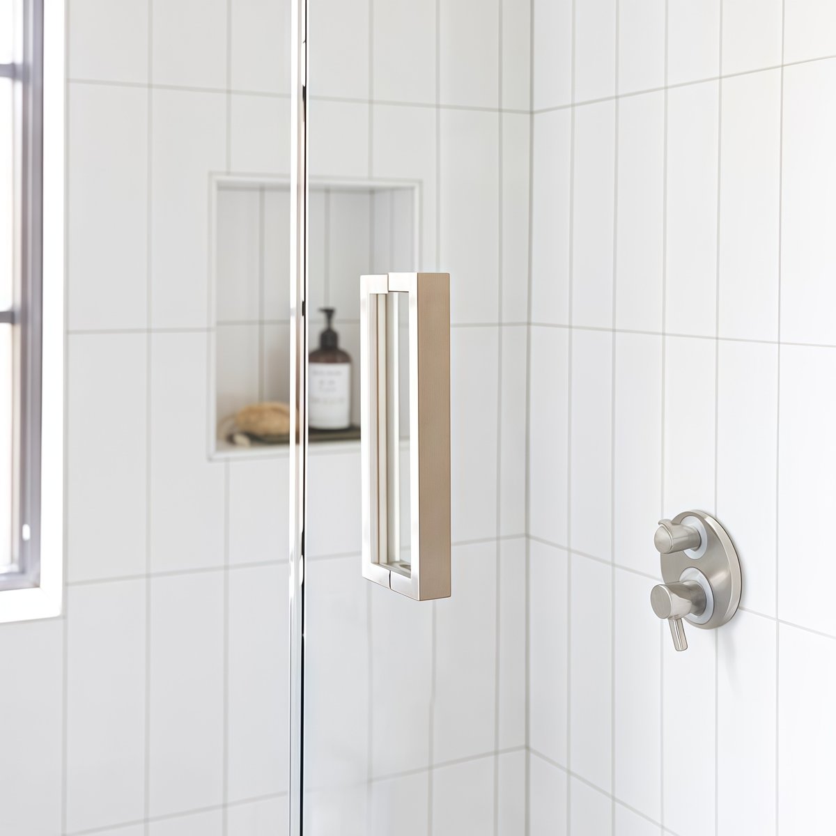 bathroom-door-handle_scene_bathroom_g-10_002.jpg